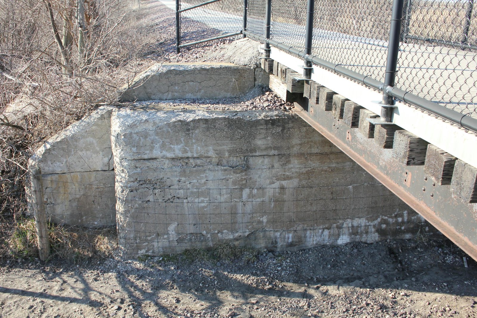 North abutment